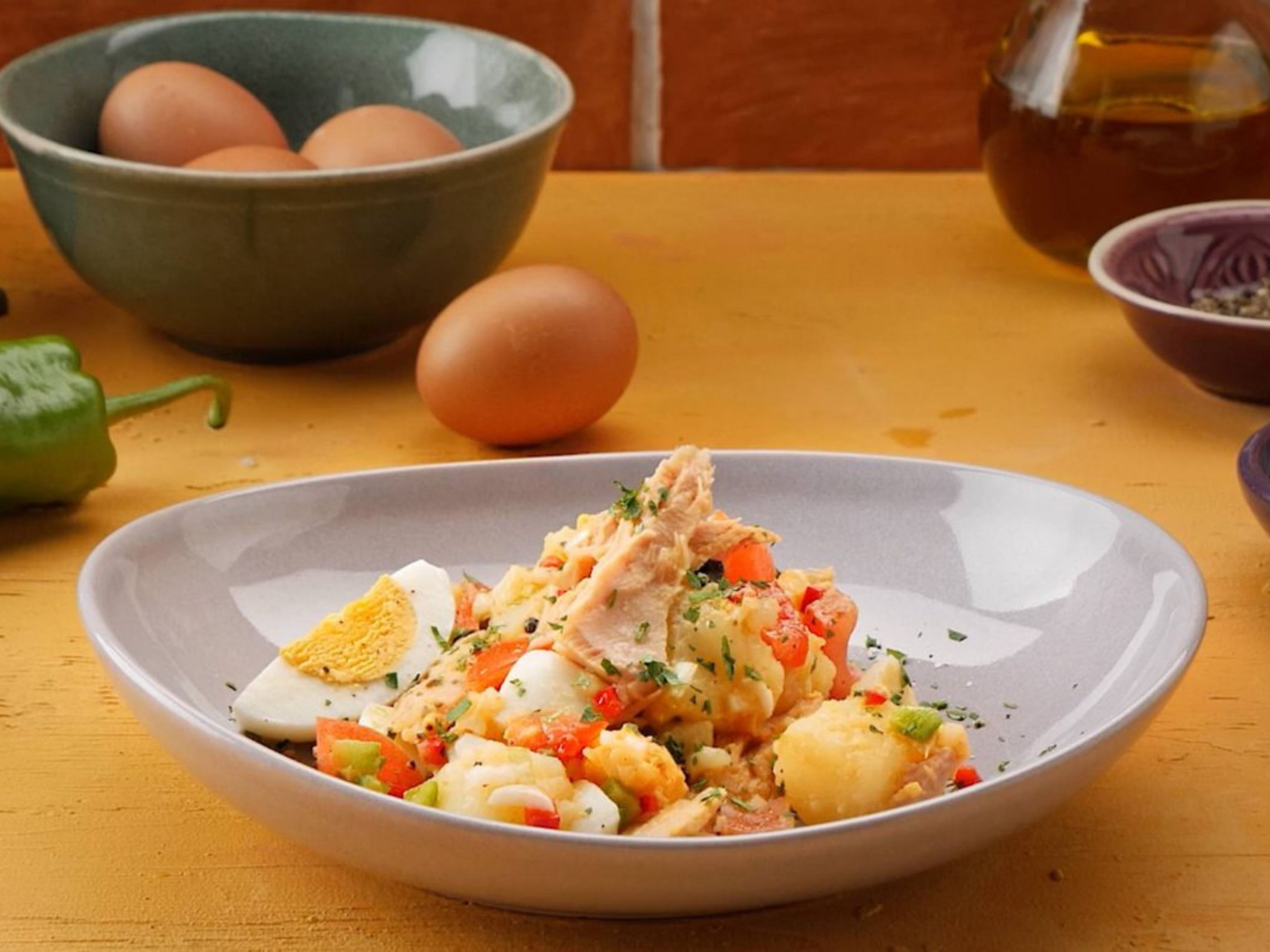 https://www.aldi.es/content/dam/aldi/spain/inspiracion/inspirate/ideas/como-hacer-huevos-cocidos-microondas/receta-ensalada-campera-aldi.jpg