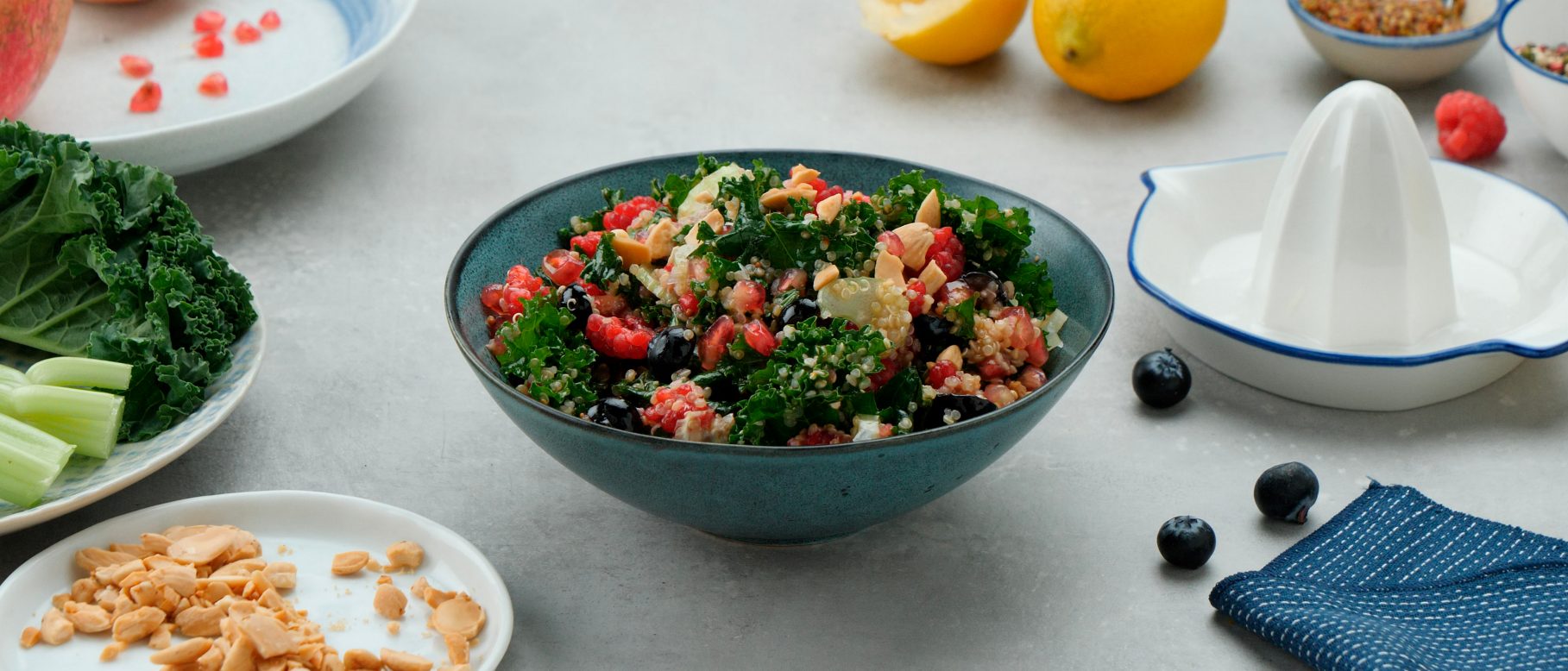 Ensalada de kale, quinoa y frutos rojos Ensaladas ALDI Supermercados